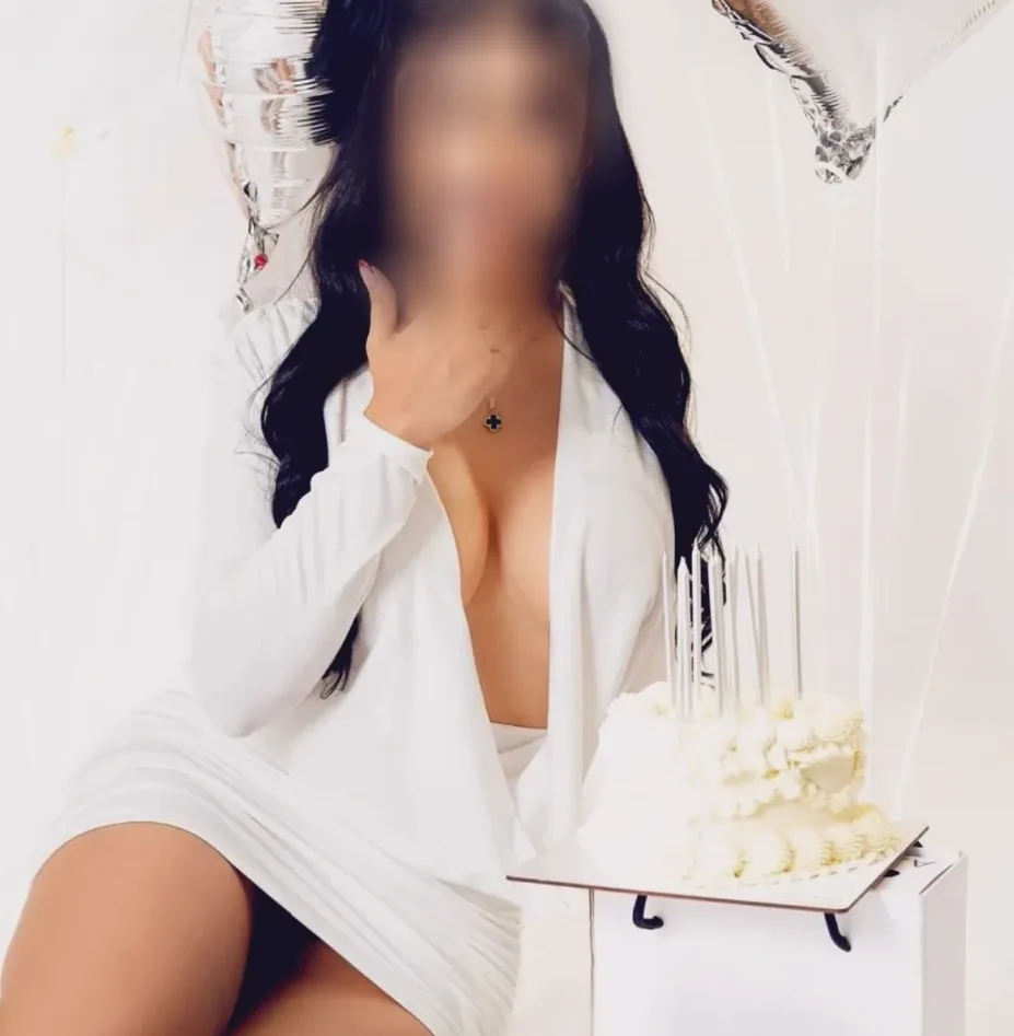 Denise, 29