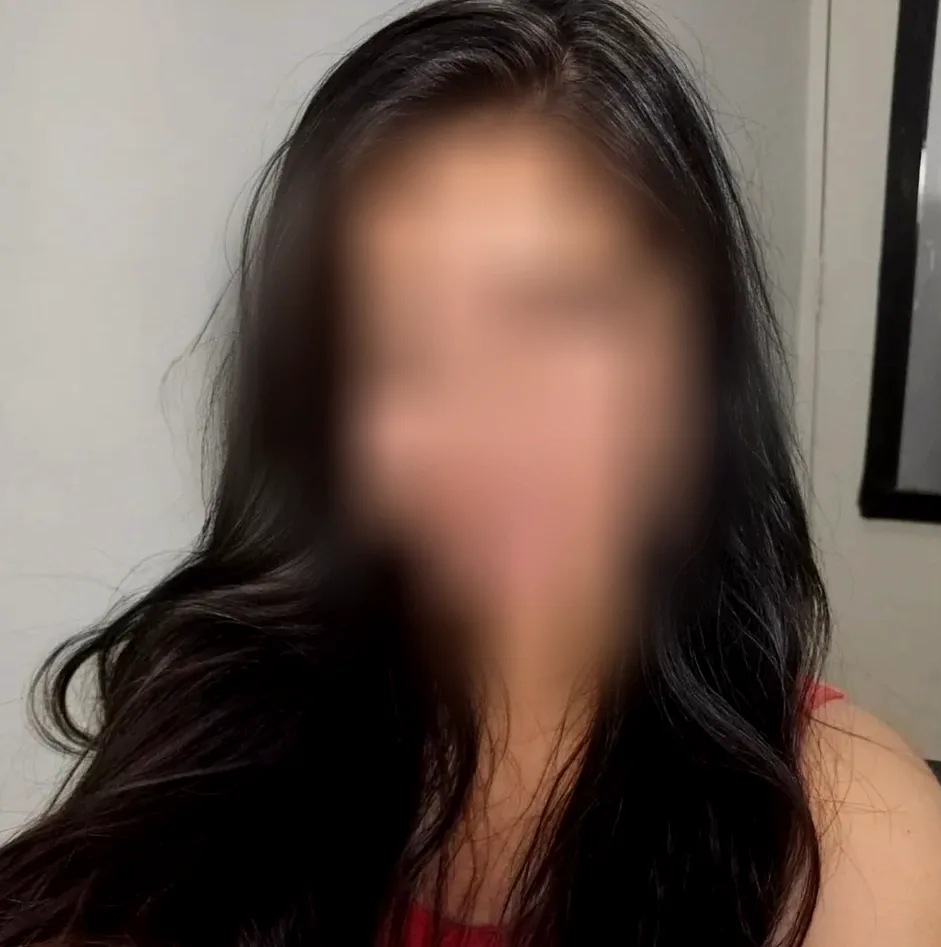 Ela, 21