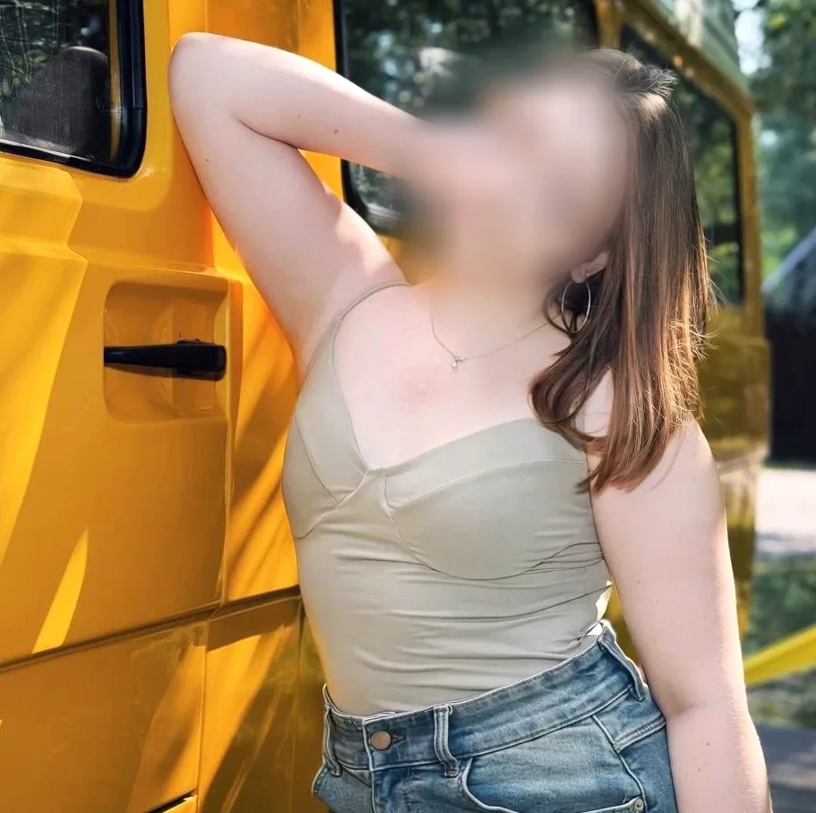 Emilia, 19