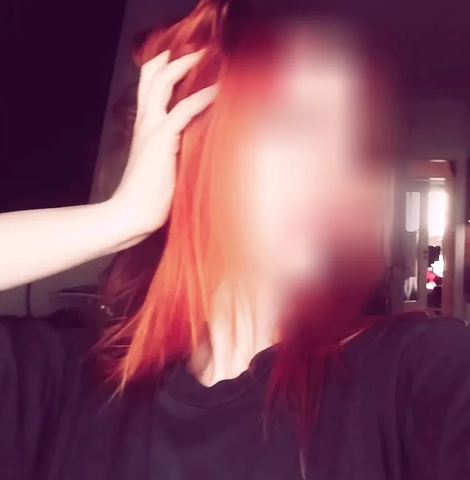 Emily, 19