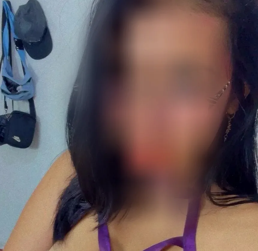 Lilly, 23