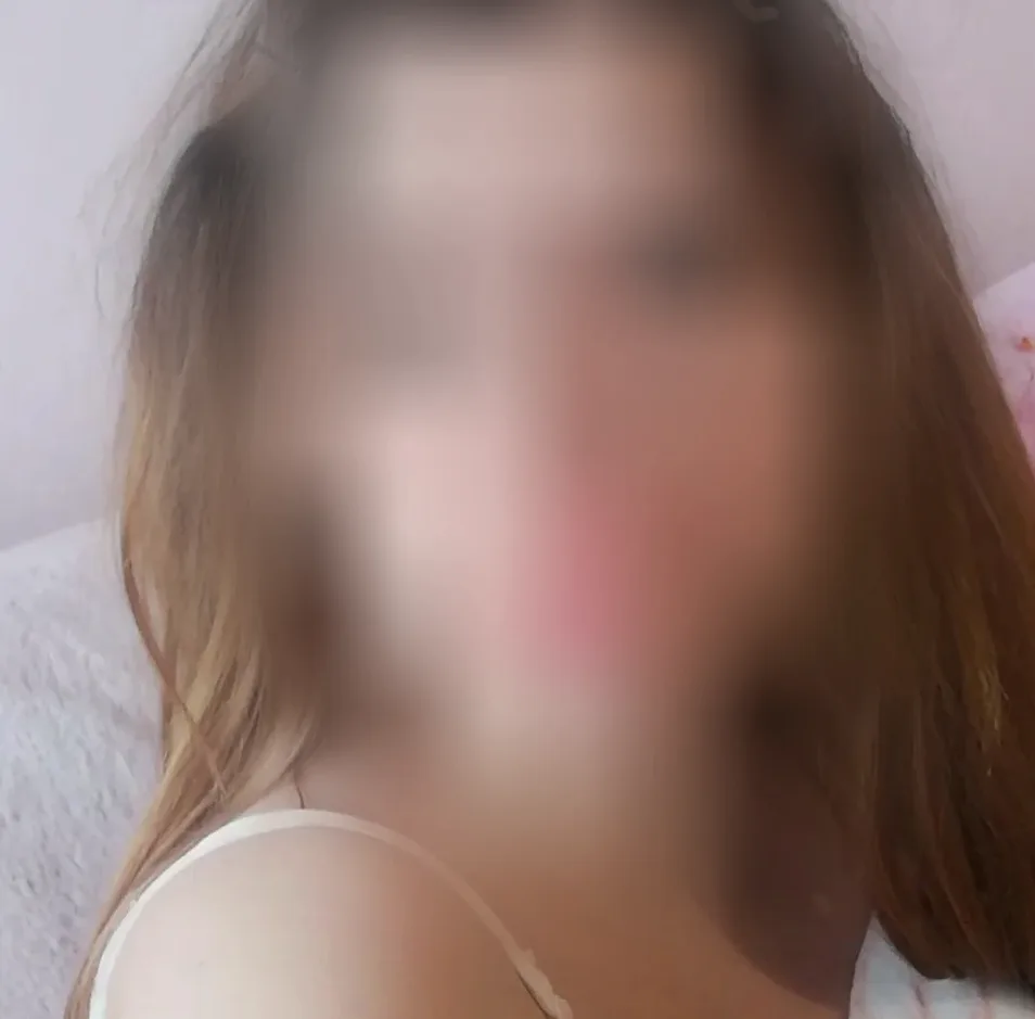 Nora, 35